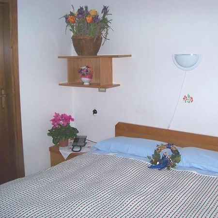 Garni Pecol Bed and Breakfast Fusine Pokój zdjęcie