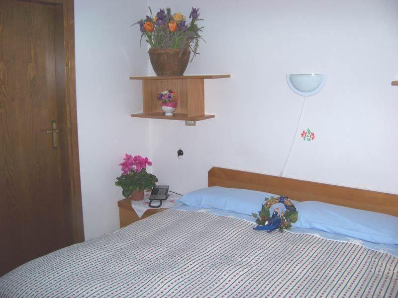 Garni Pecol Bed and Breakfast Fusine Pokój zdjęcie